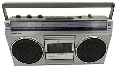 Radio FM AM PANASONIC RX-4940 estéreo portátil de colección (piezas o reparación) Foto 1 de 4