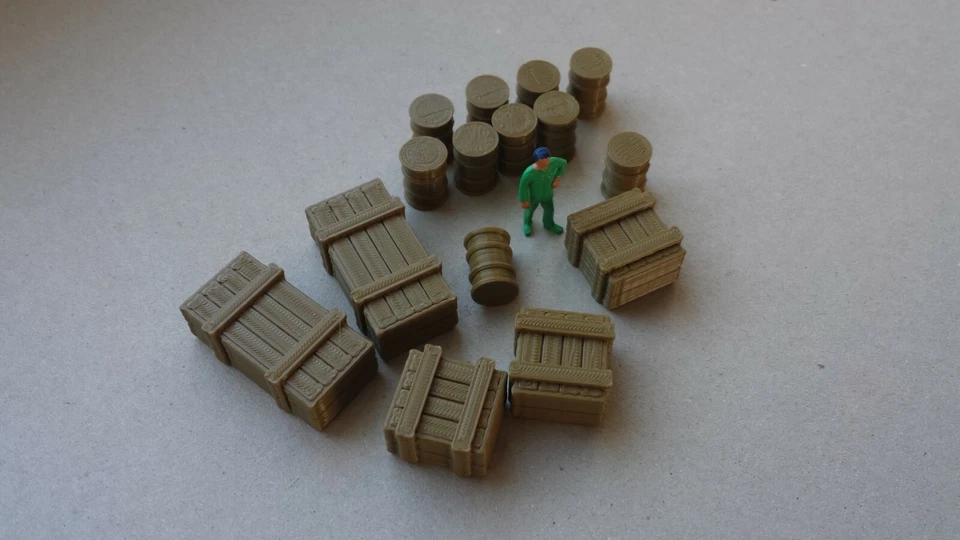 MAQUETTE 56 ho 5 caisses munitions militaire et 10 futs kaki 1/87 décor train maquette