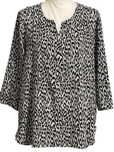 DANA BUCHMAN Black & Gray Animal Print 3/4 Sleeve V Neck Top Women’s Size 1X - Picture 1 of 7