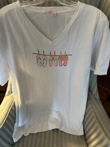 EUC..! FRESH PRODUCE 100% COTTON "HANGING FLIP FLOPS" CLASSIC V-TEE (L) - Picture 1 of 3