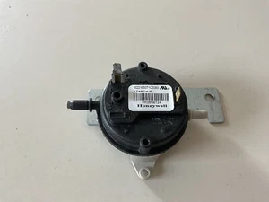 BRYANT CARRIER PAYNE HK06NB124 PRESSURE SWITCH HONEYWELL IS22165071C5080 - Picture 1 of 3