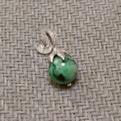 COLGANTE DE MÁRMOL VERDE DIAMANTE EXTRAÍDO NATURAL HECHO A MANO DE ORO BLANCO DE 0,25 quilates Foto 1 de 4
