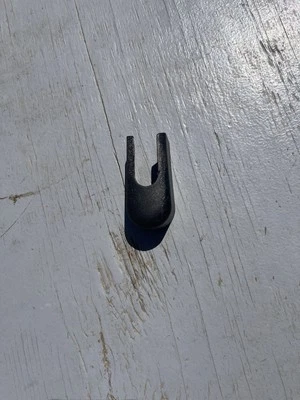 2012-2017 现代 Veloster 后盖臂安装盖黑色原始设备制造商 — 第 1/4 张图片