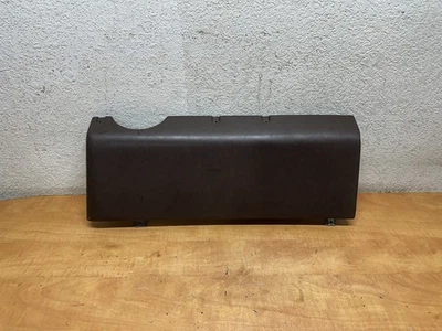 Porsche 924 1980 fabricante de equipos originales lado derecho del pasajero panel inferior del tablero marrón Foto 1 de 4