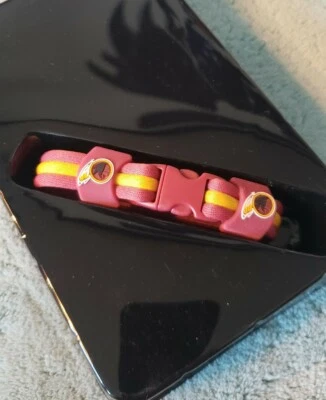 Washington Redskins титана спортивный браслет - 7 дюймов Бесплатная доставка - Изображение 1 из 2