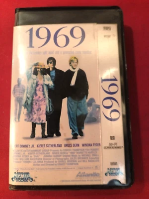1969 VHS 1988 STARING ROBERT DOWNEY JR. KIEFER SUTHERLAND BRUCE DERN Foto 1 de 4