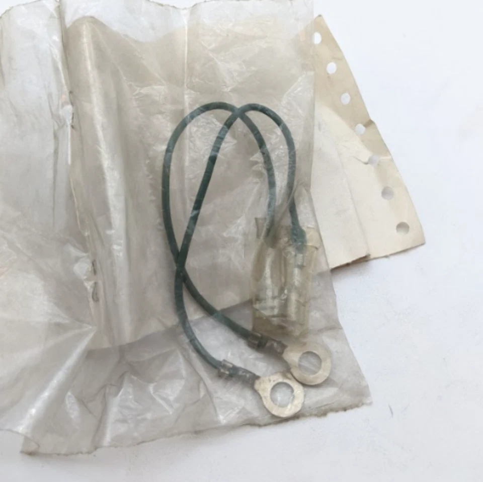 Fio, parada e lanterna traseira OEM Honda CT110, CB125S1 33712-098-931 - Imagem 1 de 1