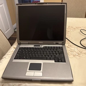 Dell Latitude D510 Laptop - Intel Celeron M 1.50GHz - 1GB RAM - Spares / Repairs - Picture 1 of 10