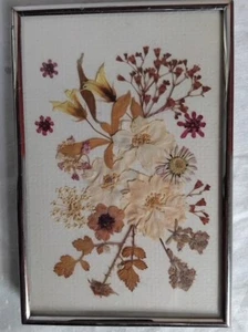 Marco de metal de 6x4 pulgadas arte floral prensado vintage hecho a mano - Imagen 1 de 3