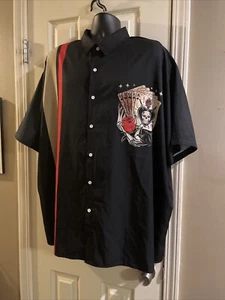 Camisa de estilo gótico negra abotonada para hombre con rayas rojas bronceadas real al ras en el bolsillo - Imagen 1 de 11