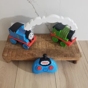 Thomas and Friends Race N Chase RC Thomas Percy ferngesteuertes Zugset getestet - Bild 1 von 5