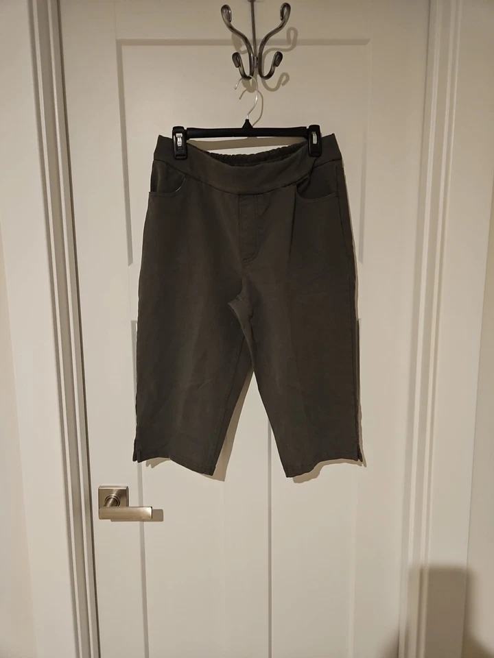 Pantalones capri de mezclilla y co verde oscuro para mujer talla 12 Foto 1 de 4