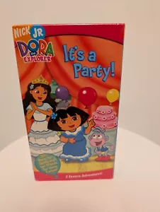 Nick Jr. Dora la Exploradora - ¡Es una fiesta! VHS Inc. 2 Festive Adventures 2005 - Imagen 1 de 6