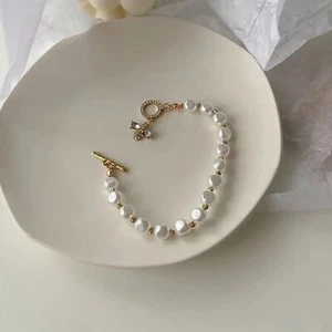 Barock Armband weiße Perle & Goldperlen CZ Diamant mit Biene Anhänger NEU - Bild 1 von 8