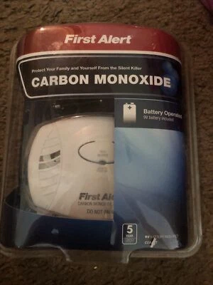 First Alert CO400 Carbon Monoxide Alarm Detector - Image 1 of 2