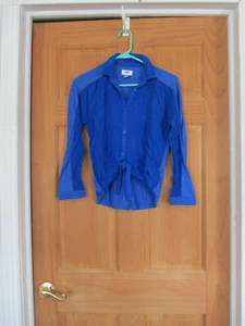 Camisa azul manga larga con botones, parte inferior de lazo, azul marino antiguo para niñas talla L (10/12) - Imagen 1 de 4