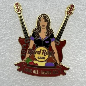 Hard Rock Cafe Pin 2013 Love-All Serve All Sexy Waitress �� Girl 2 Gitarren - Bild 1 von 4