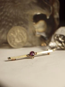 VINTAGE 9CT YELLOW GOLD - NATURAL RUBY BROOCH / READ DESCRIPTION ! - Picture 1 of 11