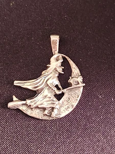 Mondhexe mit Katzenanhänger --- Sterling (0,925) Silber --- 1,5 Zoll -- Menge 1606 - Bild 1 von 1