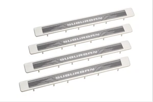 Placas de umbral de puerta iluminadas suburbanas 2021-2025 con escritura suburbana 84507712 OE - Imagen 1 de 3
