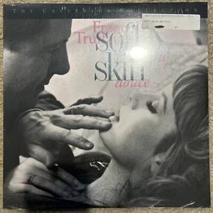 SOFT SKIN Criterion Collection Laserdisc #243 CC1395L François Truffaut *NEW - Picture 1 of 3