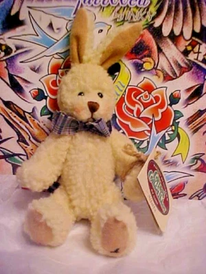 GANZ "ALFALFA"BUNNY, 1995 BY LORRAINE, INITIALS ON FOOT GREAT GIFT IDEA - Image 1 of 4