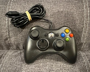 Kabelgebundener schwarzer Controller für die Microsoft Xbox 360! ~ Funktioniert super! Schneller Versand! - Bild 1 von 4