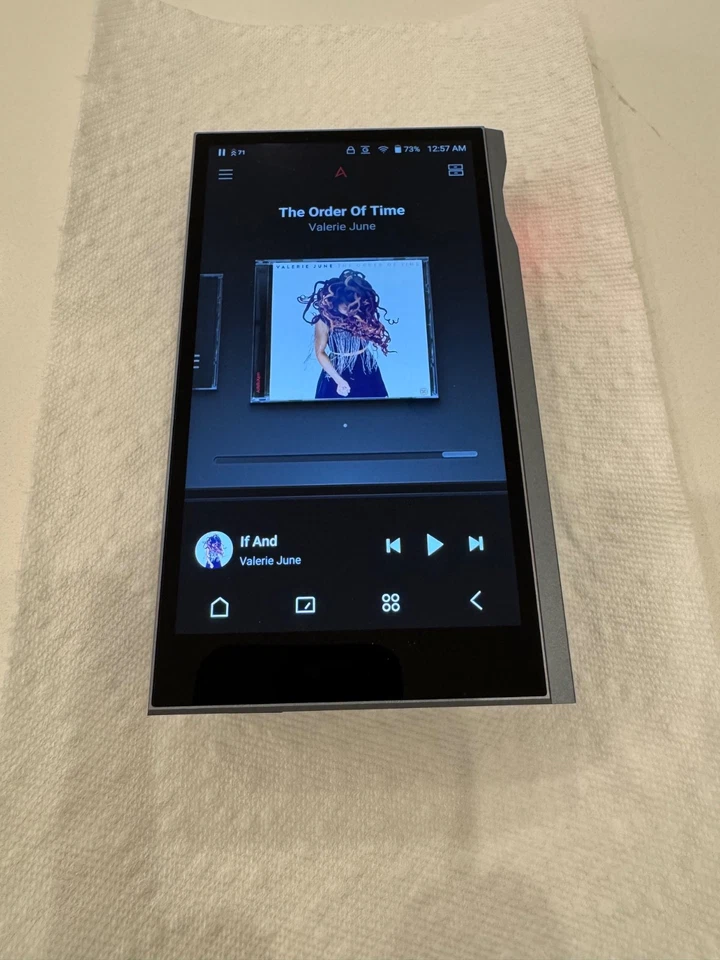 Reproductor de audio ultra digital Astell & Kern Kann + estuche de cuero azul A&K Foto 1 de 4