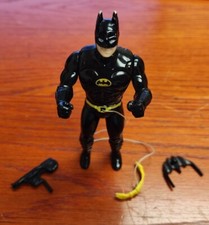 1989 Toy Biz Batman Action Figure - The Batman w/ Retractable Belt & weapons