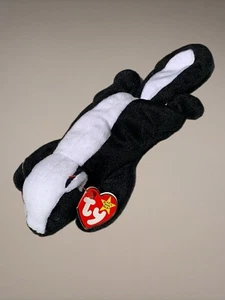 The Beanie Babies™ Collection Stinky™ style 4017 DATE OF BIRTH : 2 - 13 - 95 - Picture 1 of 2