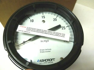 Jauge à soufflet Ashcroft 4-1/2" face 0-30 IW H2O 1/2" NPT BRZ bas du dos 54081 - Photo 1 sur 3