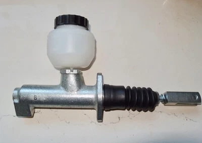 Alfa Romeo Clutch Master Cylinder with Reservoir & ATE cap GTV Berlina Spider - Image 1 of 2