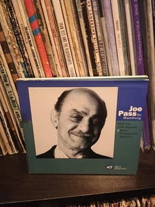 Joe Pass - In Hamburg (marked/ltd stock) (deluxe 3-fold digipak)  Ex - Bild 1 von 2