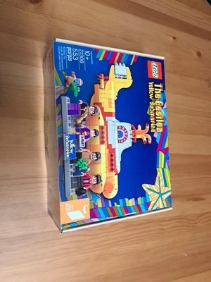 LEGO Ideas: The Beatles Yellow Submarine (21306) - Image 1 of 4
