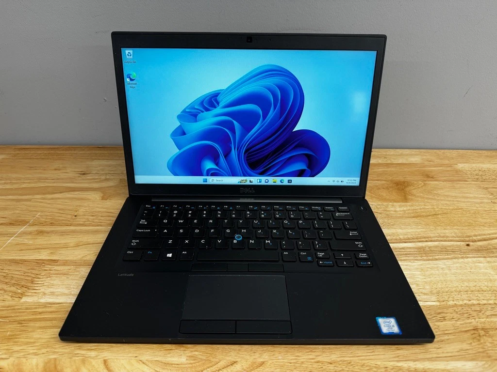 Dell Intel Core i7 7th Gen. PC Laptops & Netbooks 512 GB SSD