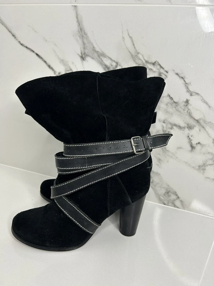 Botas informales de cuero negro dorado rosa al tobillo para motociclista con tacón talla 7,5 gamuza usadas en excelente estado Foto 1 de 4