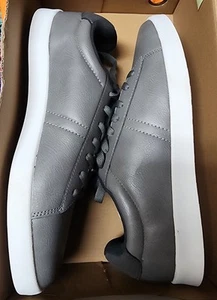 Royal Class Men's Dress Sneaker Sz 9 New In Box Grey & White - Picture 1 of 6