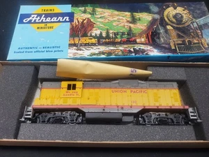 NEW Athearn HO Scale 3054 Union Pacific #130 GP-9 Dummy RTR Locomotive - Picture 1 of 5