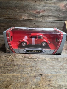 Road Signature 1967 Volkswagen Red Die Cast Beetle Car In Box - Picture 1 of 13