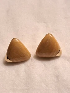 Vintage Peach & Gold Triangular Enameled Earrings .5" - Picture 1 of 3