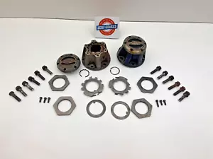 67-68 Dodge W200 Dana 44 Closed Ball External Spline Front Locking Hub Set OEM - Bild 1 von 13