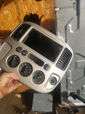 2002-2007 Ford Escape Mercury Mariner Heater Control Switch Dash Trim Panel 4x4 - Image 1 of 4