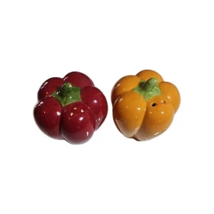 Pepper Salt And Pepper Shaker - Picture 1 of 2