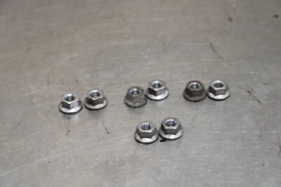 15-16 KAWASAKI Z800 pernos de escape tuercas Foto 1 de 4