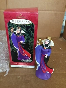 1999 HALLMARK SNOW WHITE "JEALOUS QUEEN" CHRISTMAS ORNAMENT IN ORIGINAL BOX - Picture 1 of 2