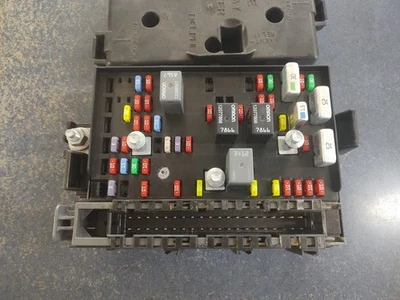 15174981 PR 2003 CHEVY TRAILBLAZER EXT GMC ENVIY XL CAJA DE FUSIBLES TRASERA BLOQUE RELÉ Foto 1 de 4