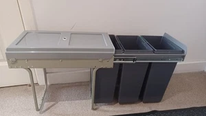 Innostor Pull Out Waste Bin Base Mounted 30 Litre - Picture 1 of 4