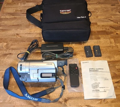 Sony Handycam CCD-TRV66 Hi8 Camcorder Video Camera w/ Nightshot TESTED WORKING - Image 1 of 4