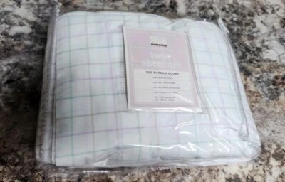 Martha Stewart Everyday Twin Sheet Set 200 Thread Count 60% Cotton 40% Polyester - Image 1 of 4