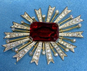 Broche brillante firmado por Kenneth Jay Lane piedras rojas facetadas y transparentes KJL/AVON - Imagen 1 de 12